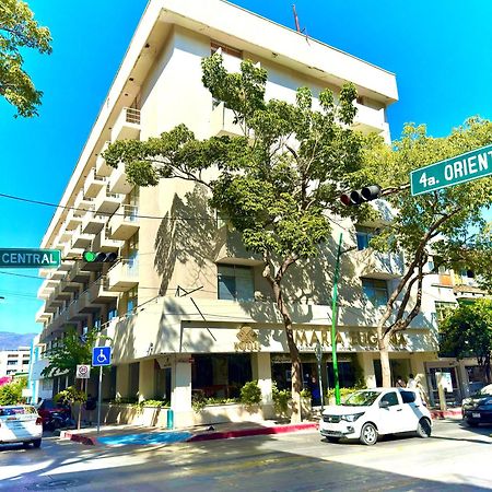 Hotel Maria Eugenia 툭스틀라 외부 사진