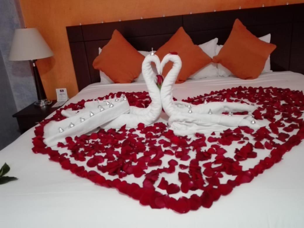 Hotel Maria Eugenia 툭스틀라 외부 사진