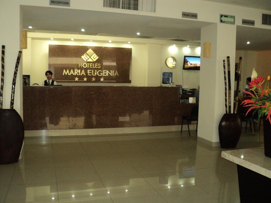 Hotel Maria Eugenia 툭스틀라 외부 사진