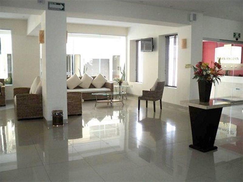 Hotel Maria Eugenia 툭스틀라 외부 사진
