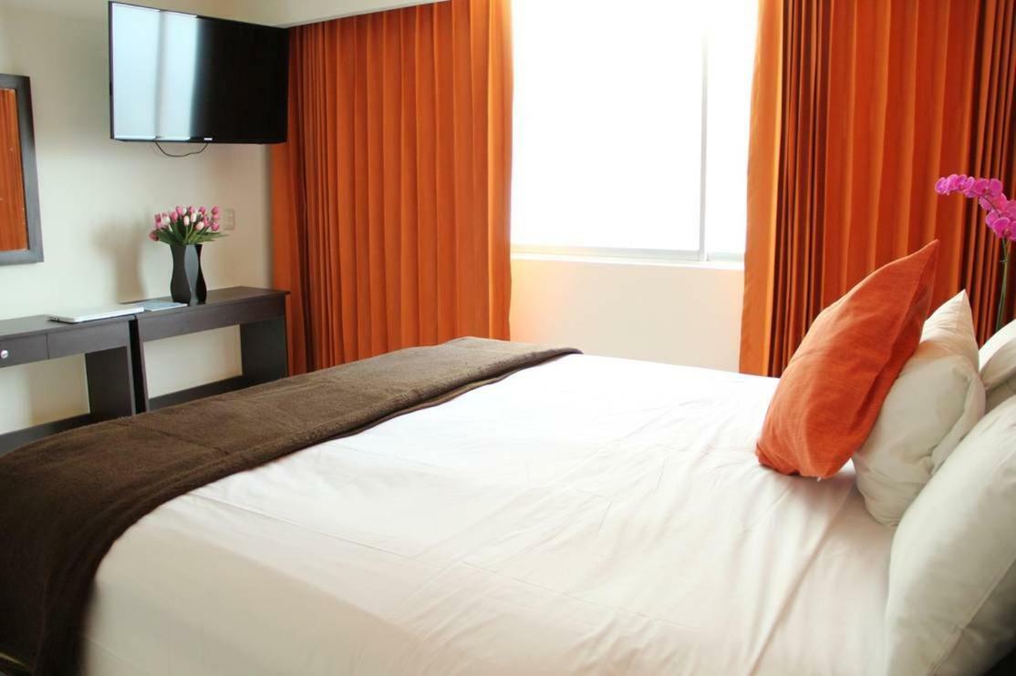 Hotel Maria Eugenia 툭스틀라 외부 사진